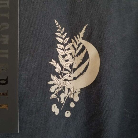 NWT Disturbia Women's Gravity Cotton Snake Printed T-Shirt Size 8 - Picture 4 of 10